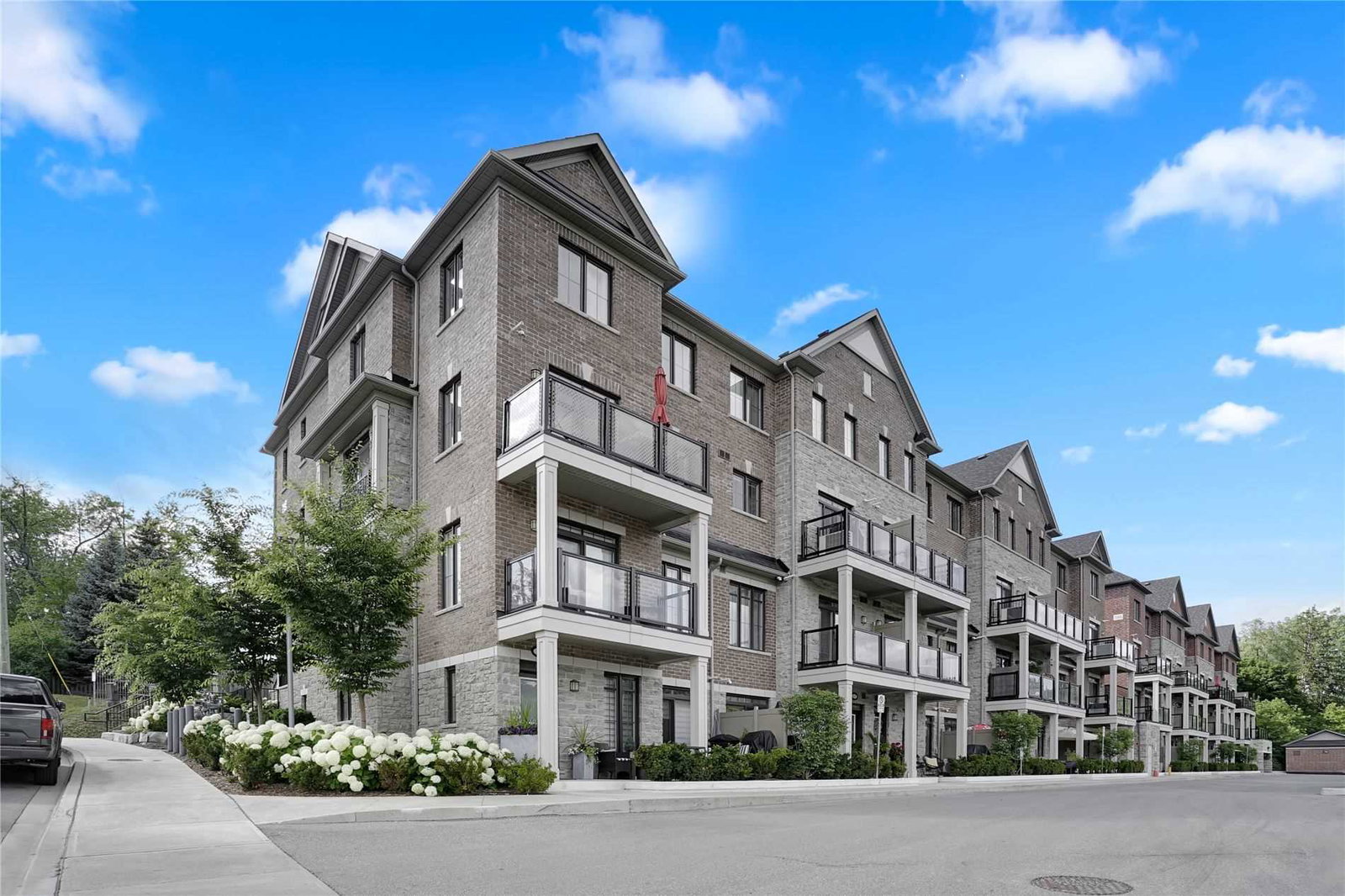 Riverside in Pine Grove Townhomes exterior