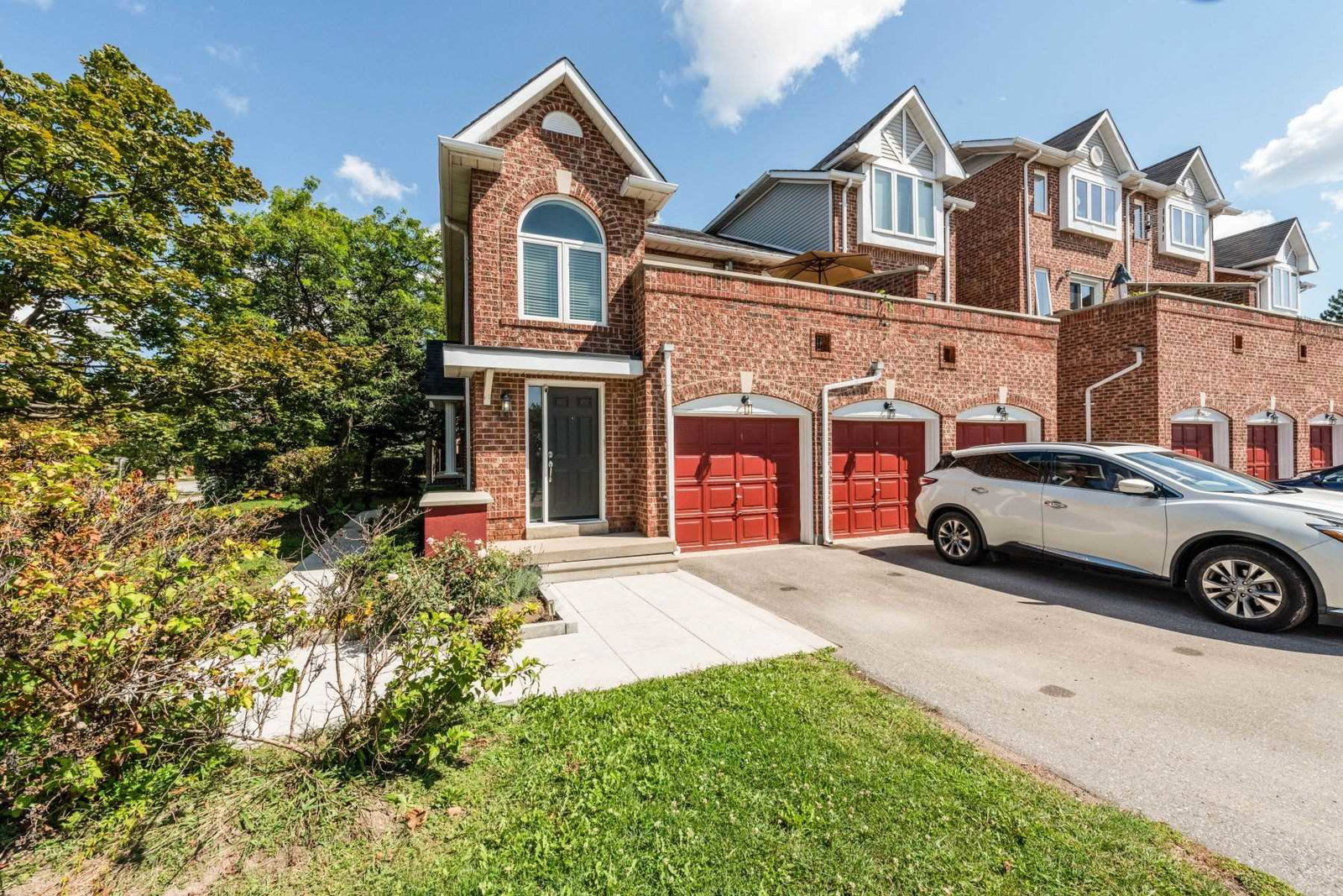 Sandalwood Townhomes condo