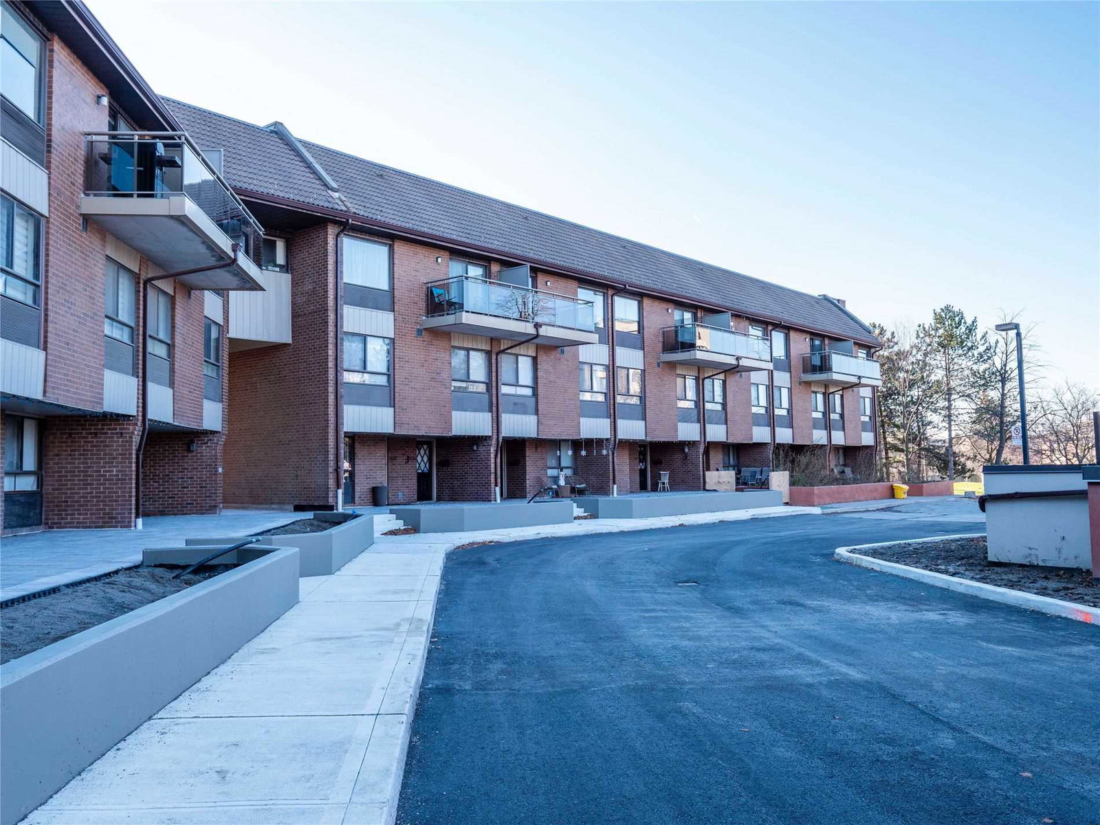 1000 Cedarglen Condos condo