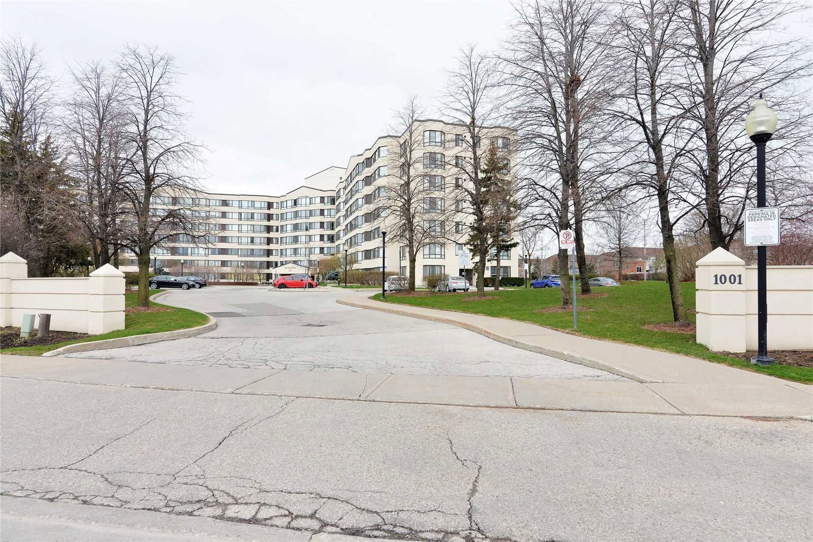 Lansdowne Condos exterior