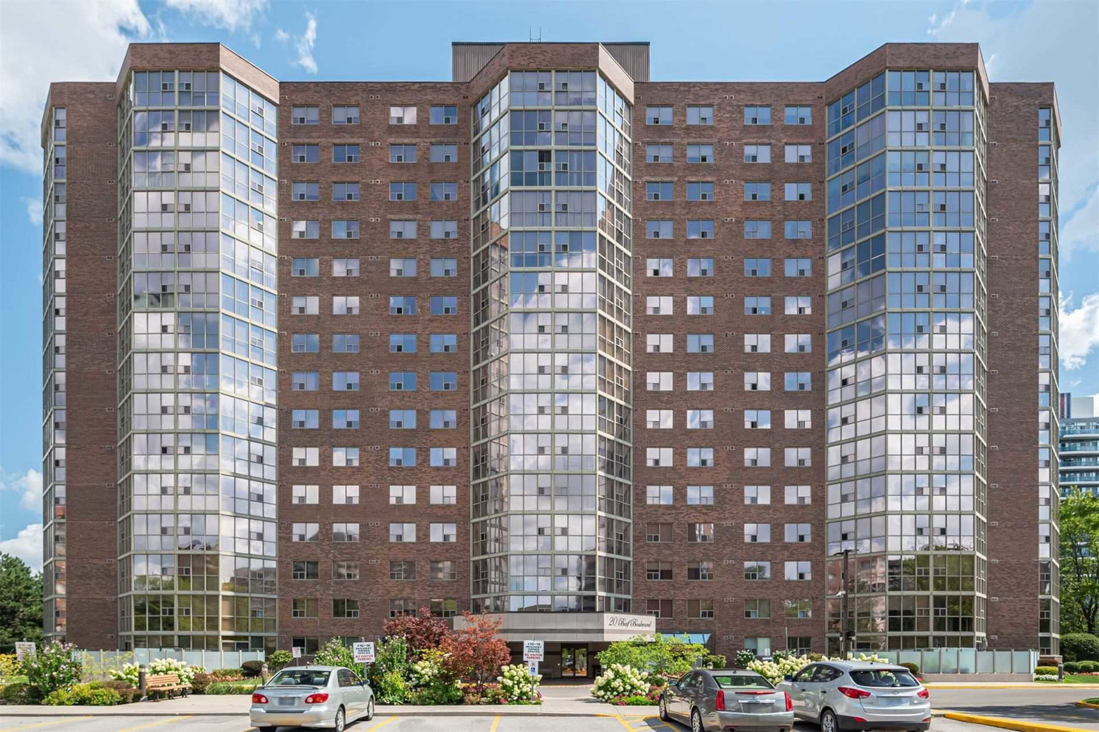 20 Baif Blvd Condos exterior