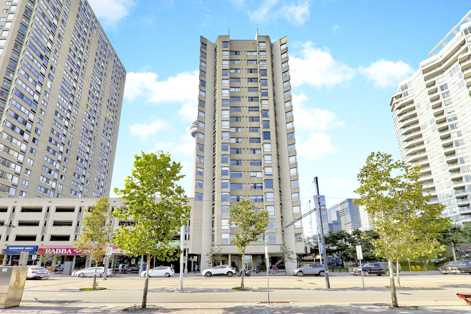 Harbourpoint I Condos exterior