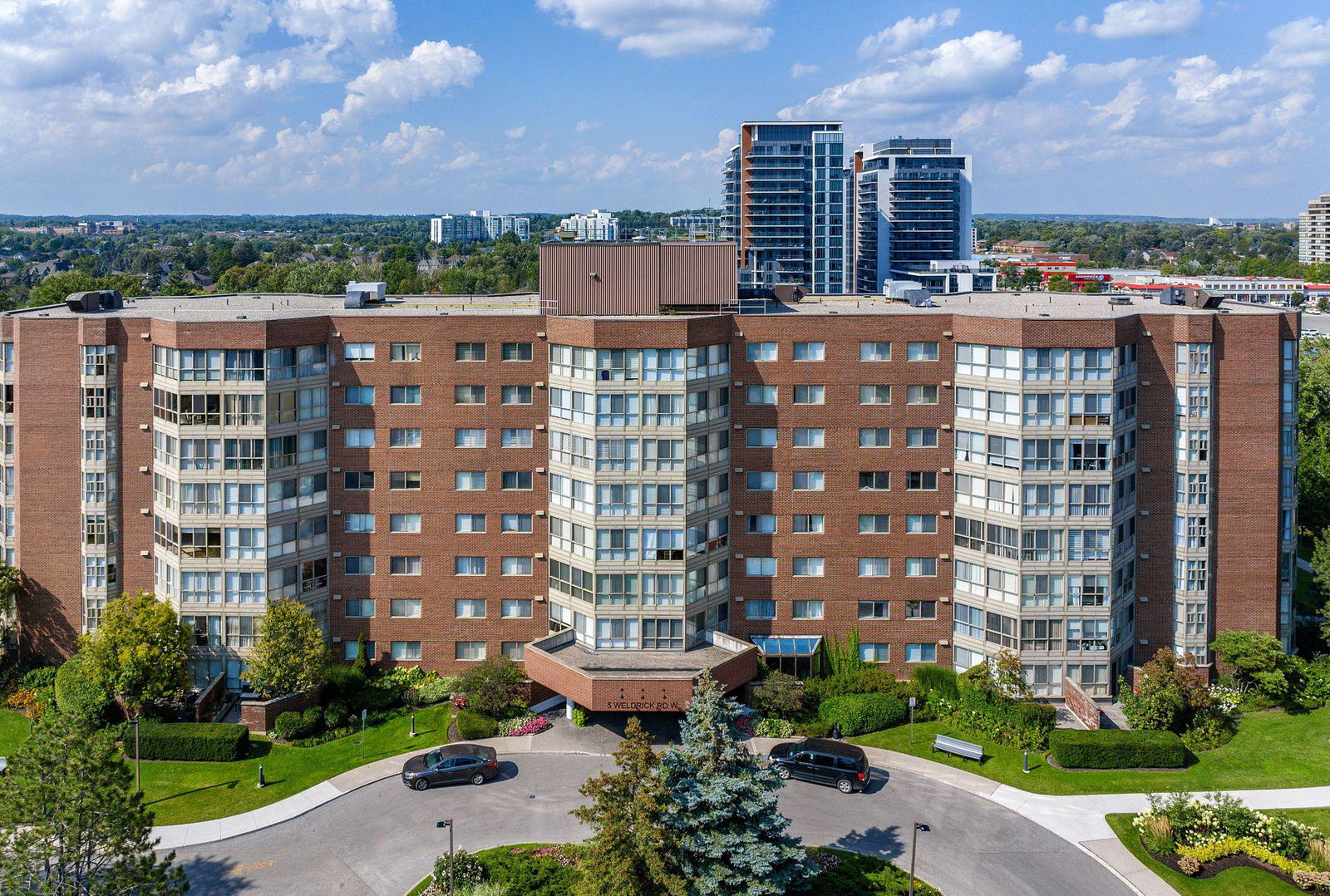 5 Weldrick West Condos exterior