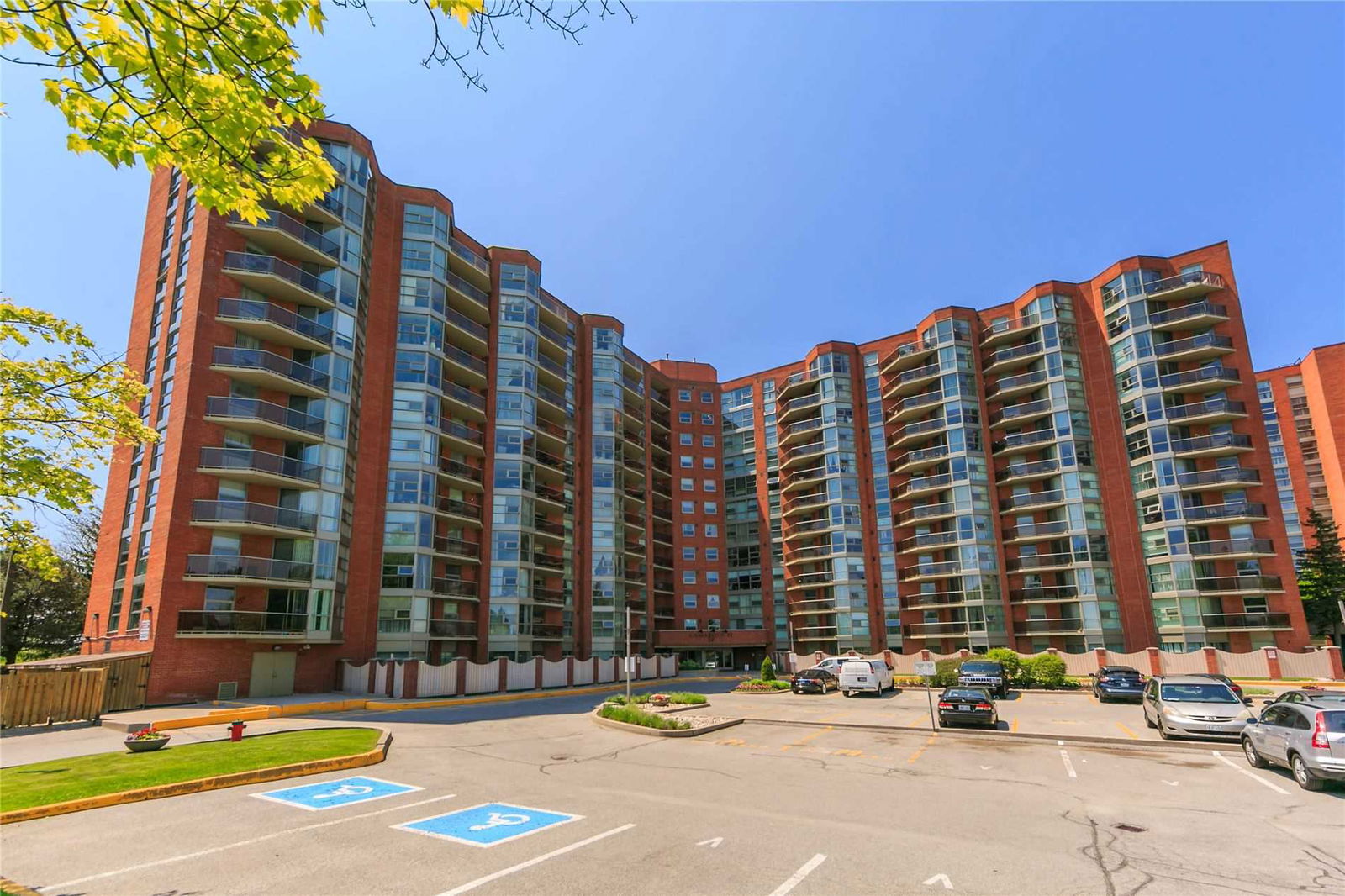 Camargue II Condos exterior