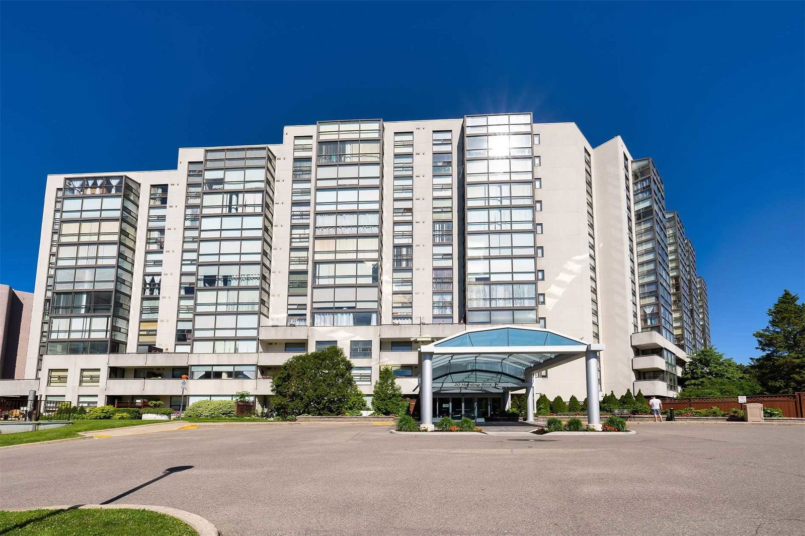 The Dynasty III Condos exterior