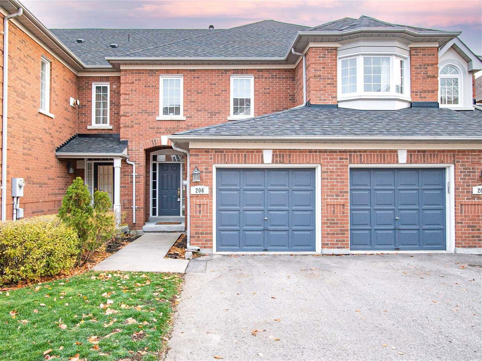 Pepperhill Townhomes at 190 Harving condo