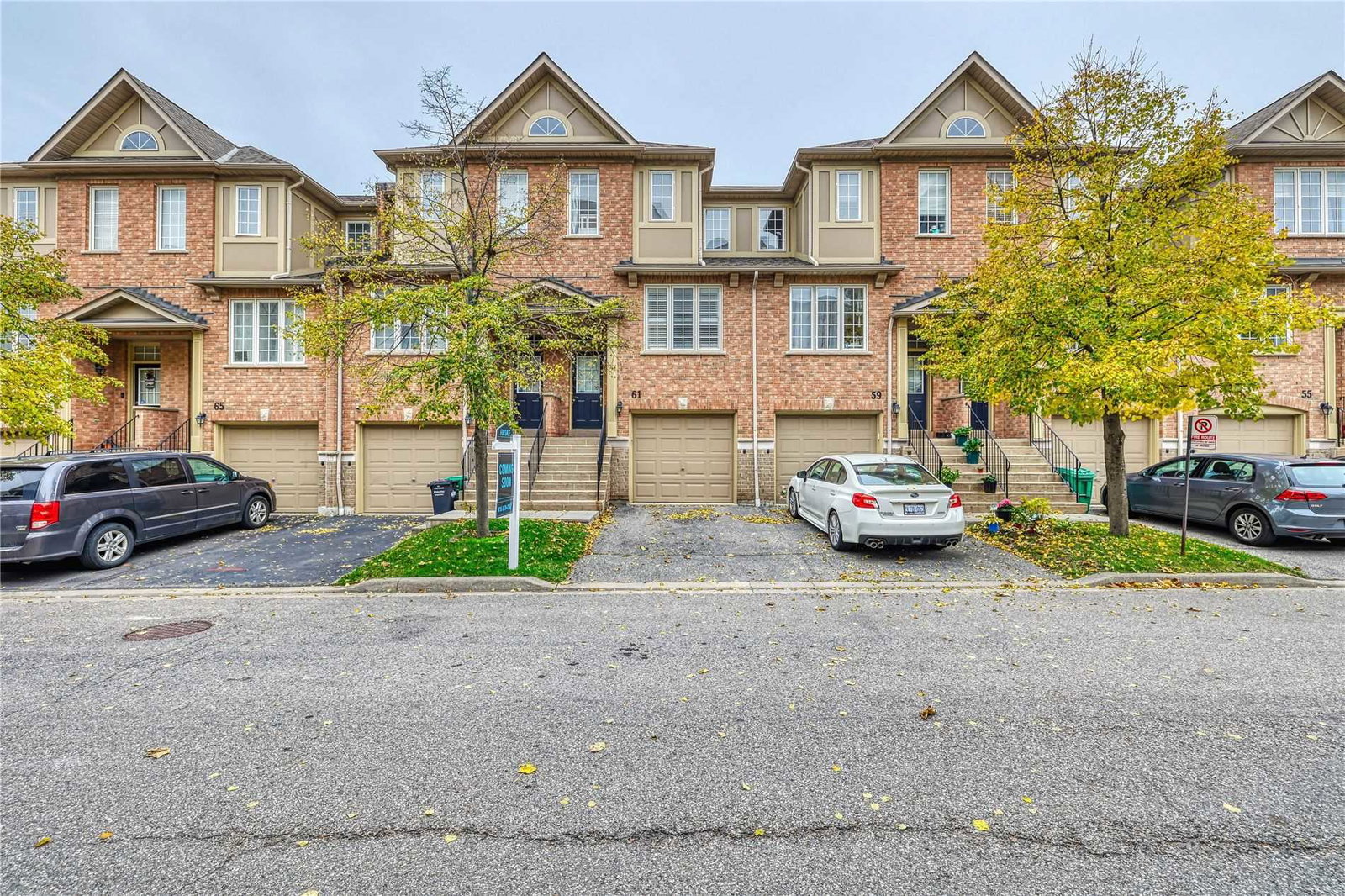 Scollard Court Townhomes condo