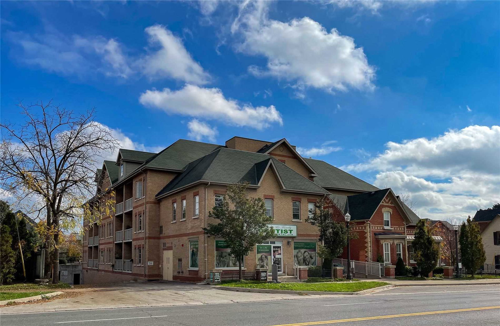 Solaia Condos exterior