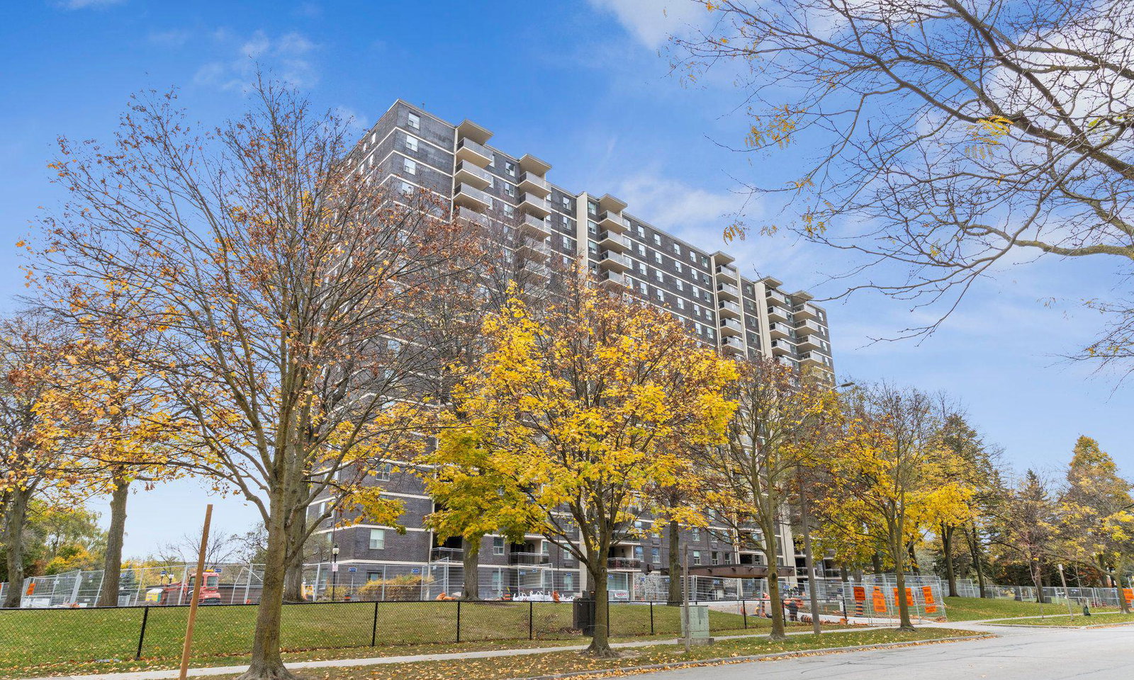 966 Inverhouse Condos condo