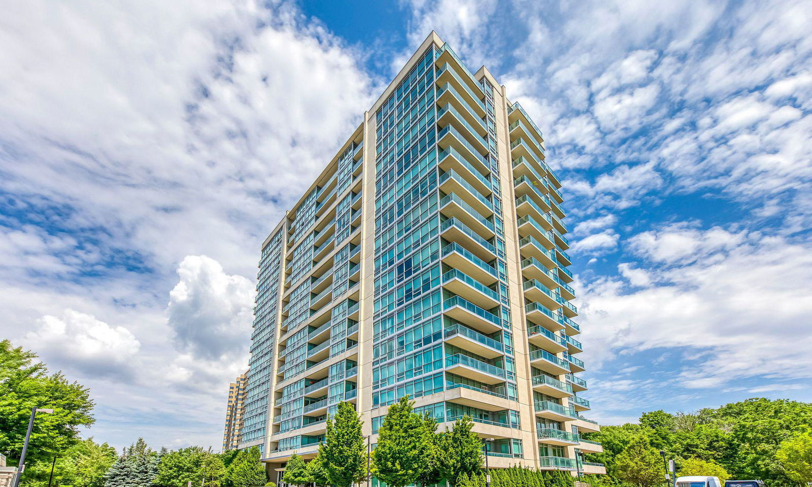 Stonebrook Condominiums exterior