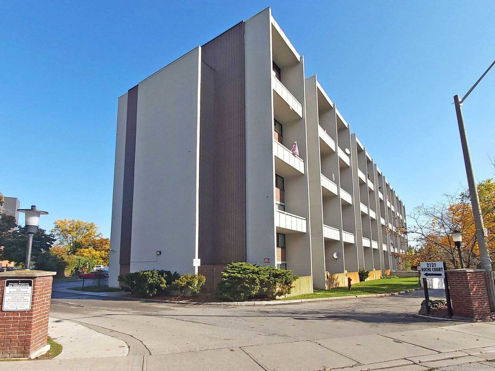 2121 Roche Condos condo