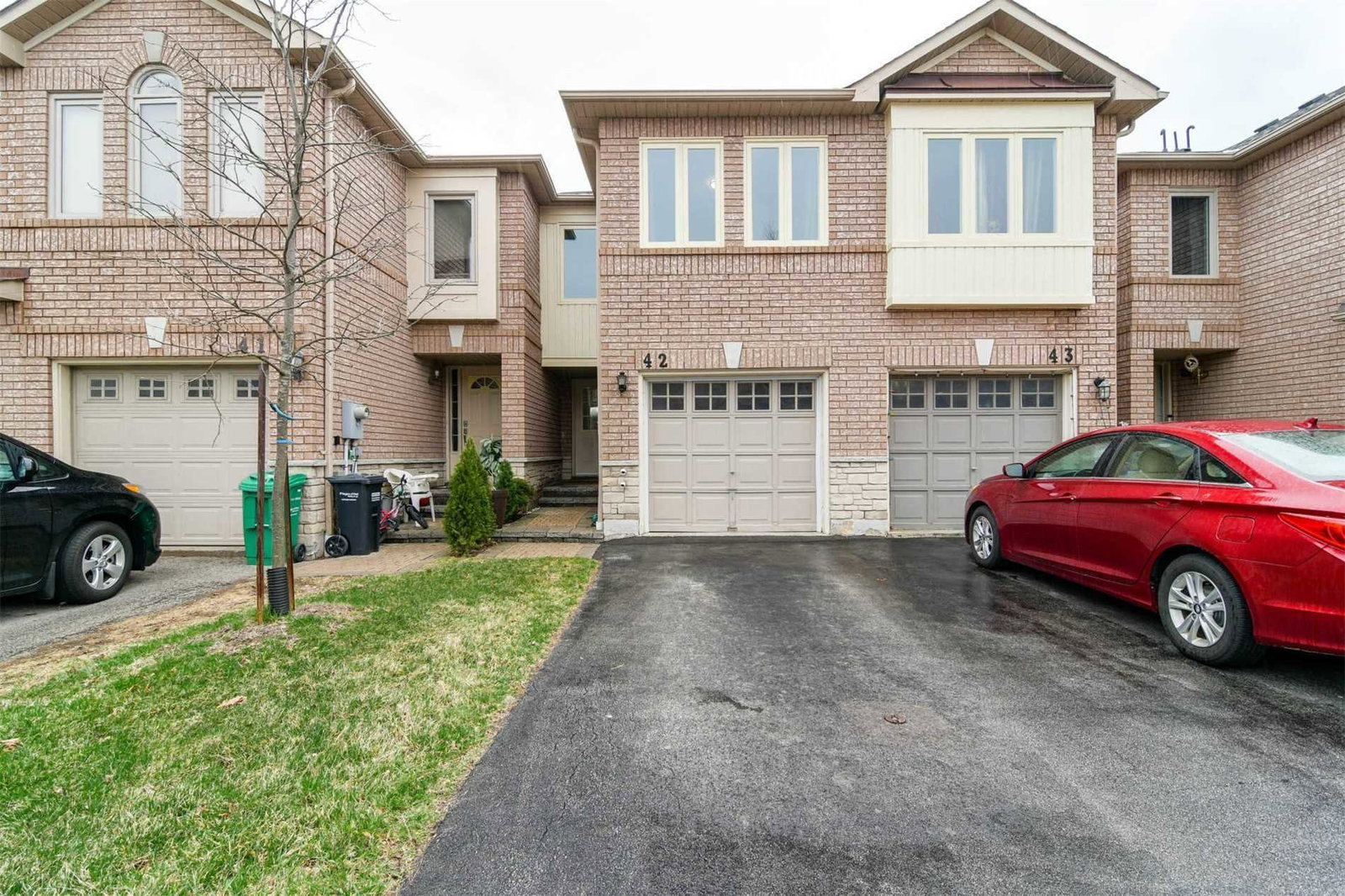 Bristol & Fallingbrook Townhomes condo