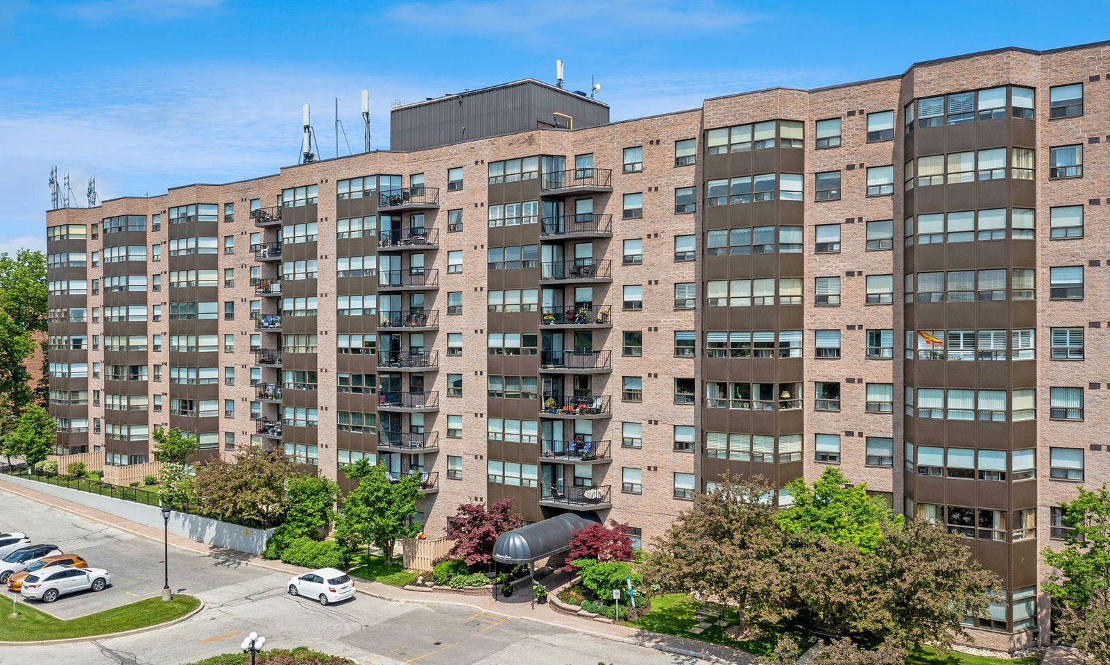 Hampton Green Condos exterior