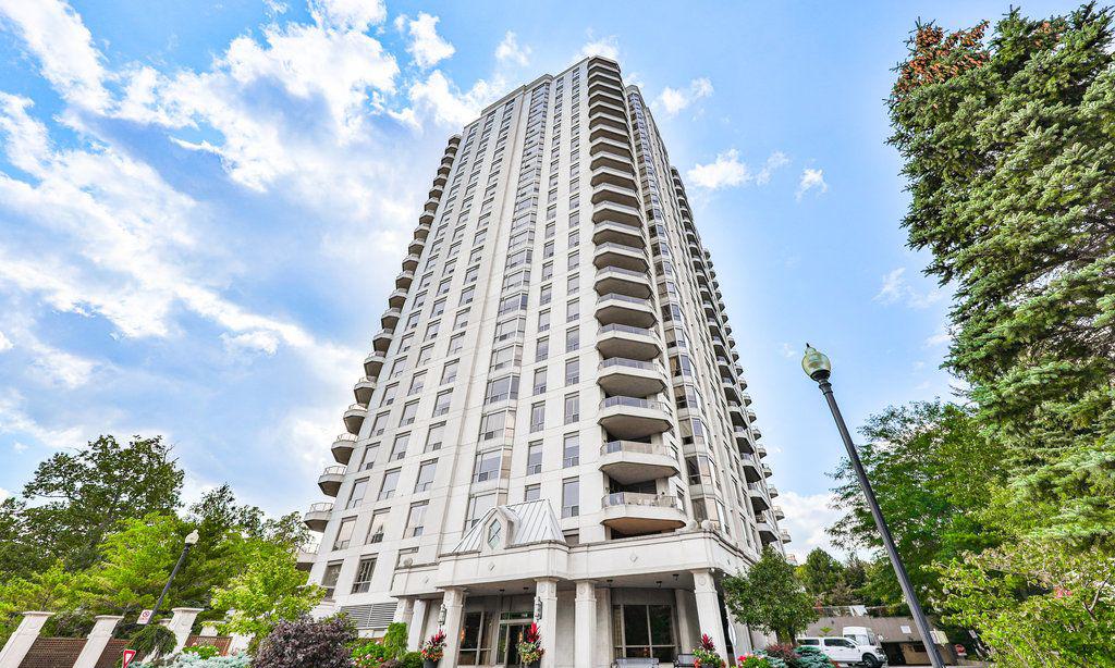 The Palace Condos exterior