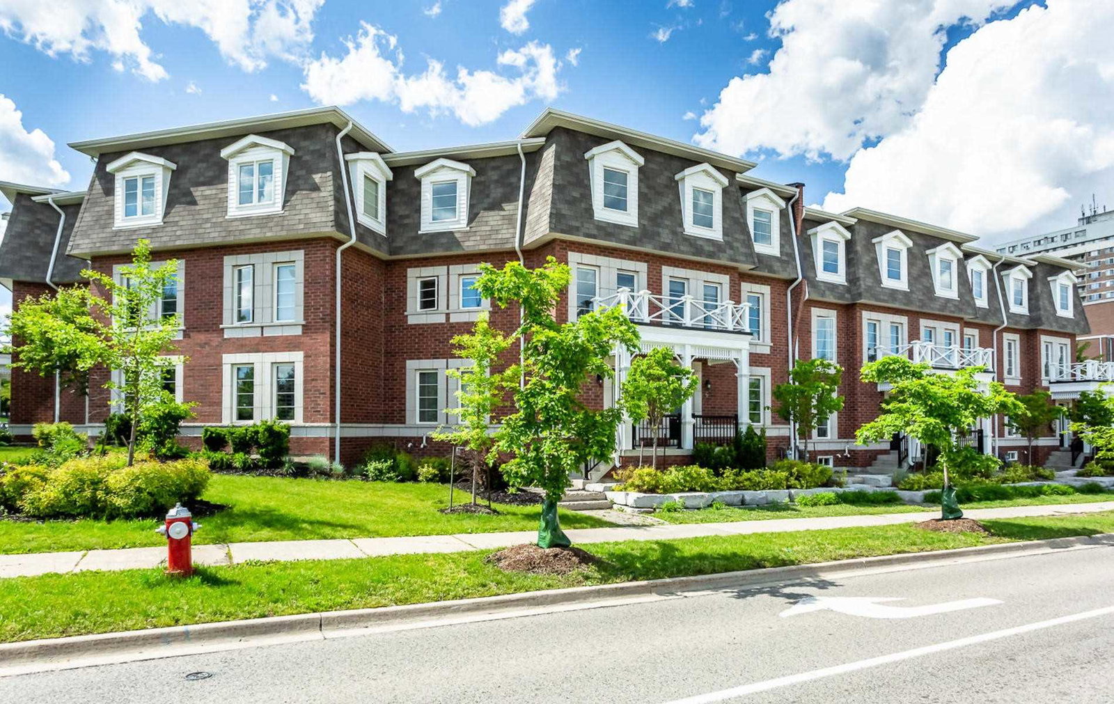 2375 Truscott Dr Townhomes exterior