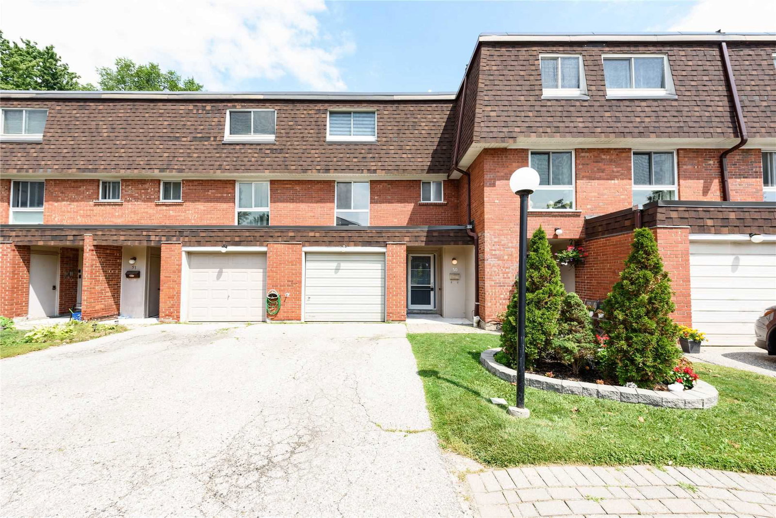 2395 Bromsgrove Road Townhomes condo building exterior