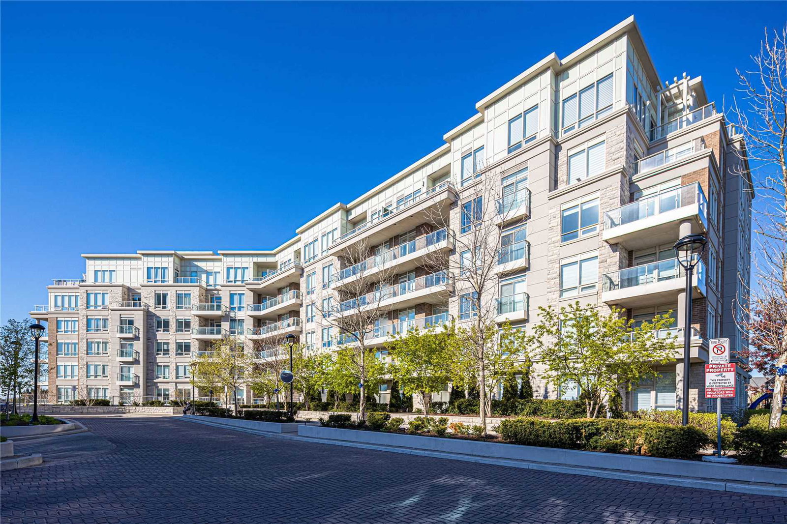 The 6th Angus Glen Condos exterior