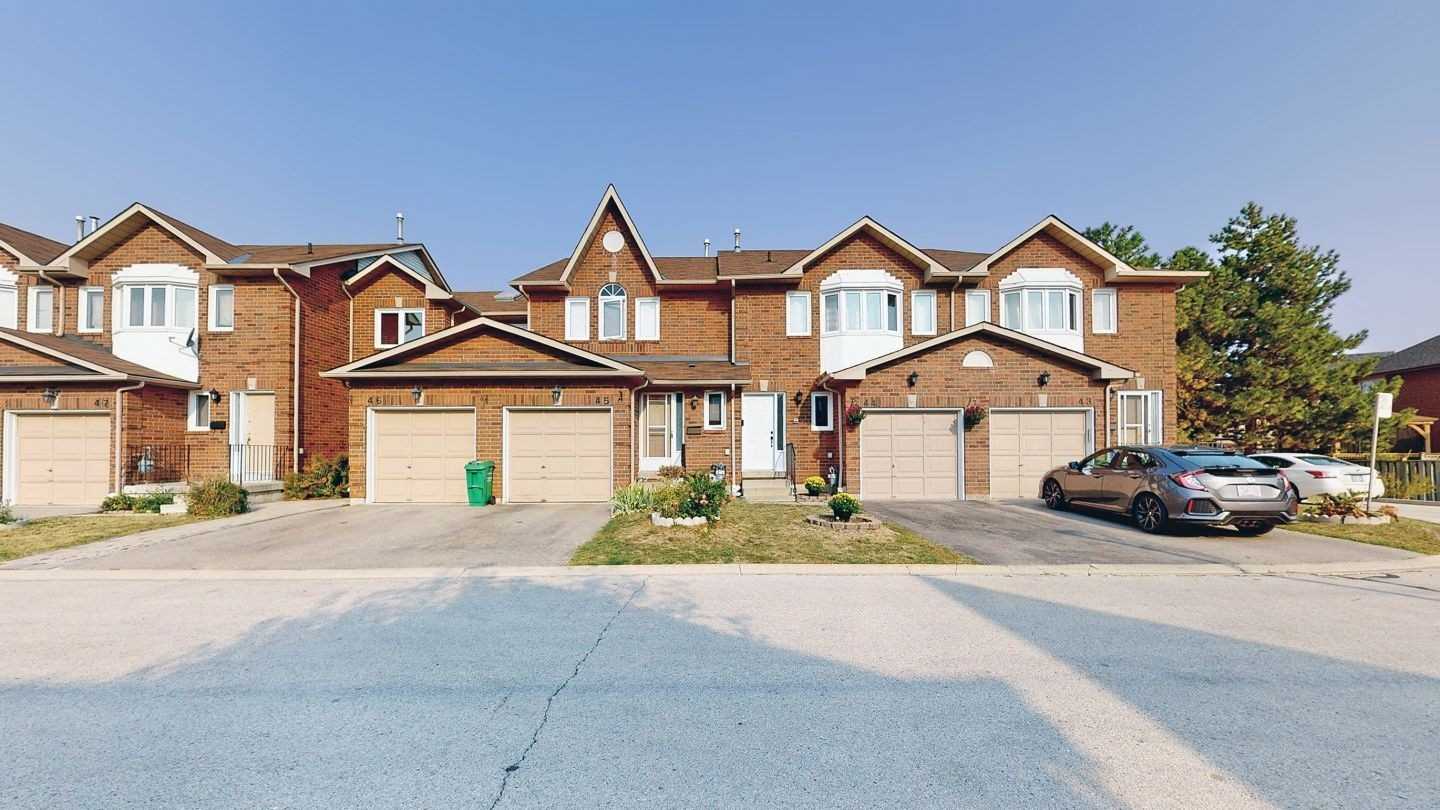 1484 & 1485 Torrington Drive Townhomes exterior
