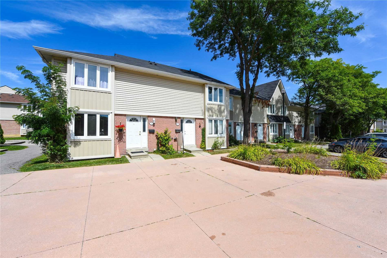 2079 The Collegeway Townhomes exterior