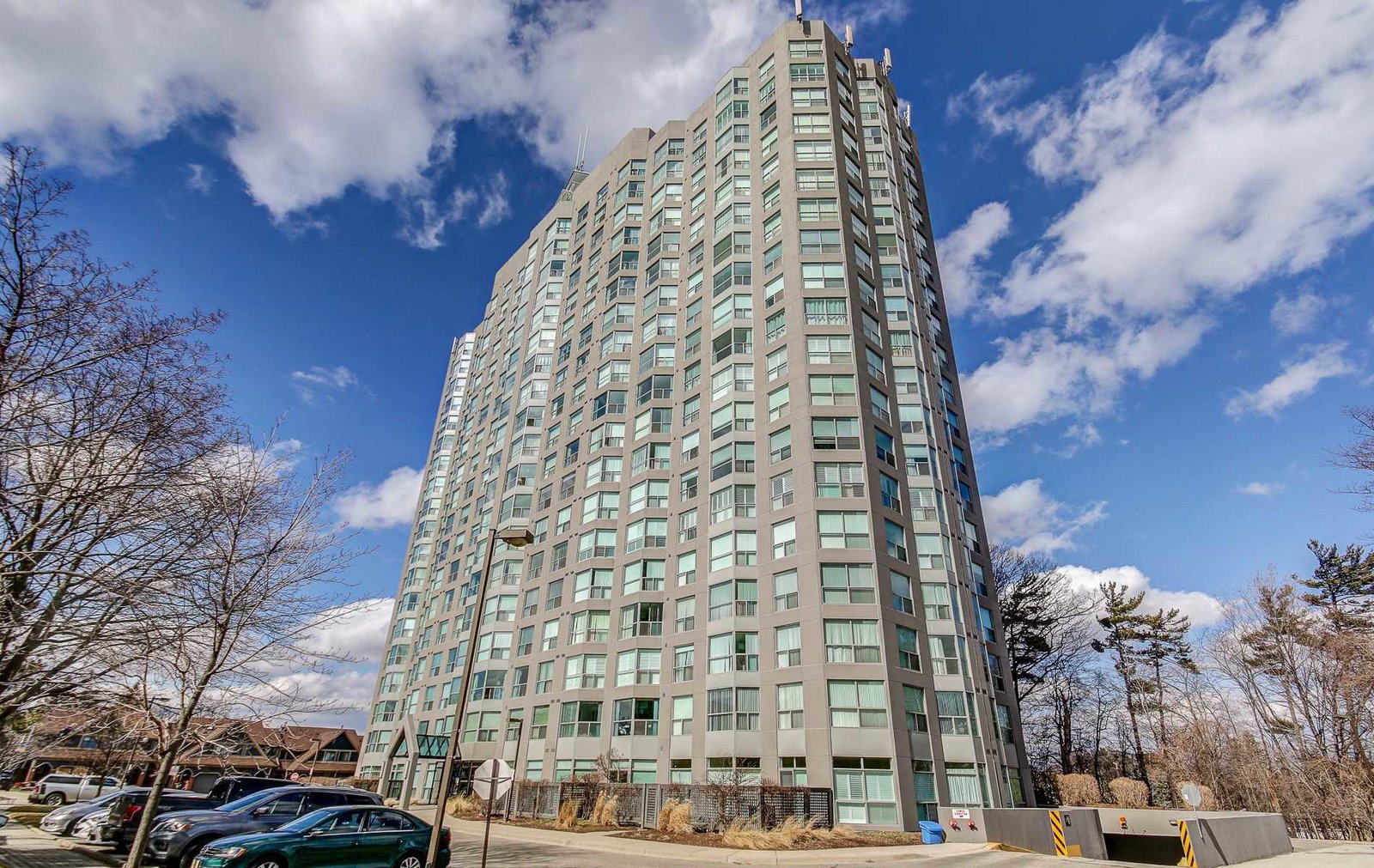 Eagle Ridge Condos exterior