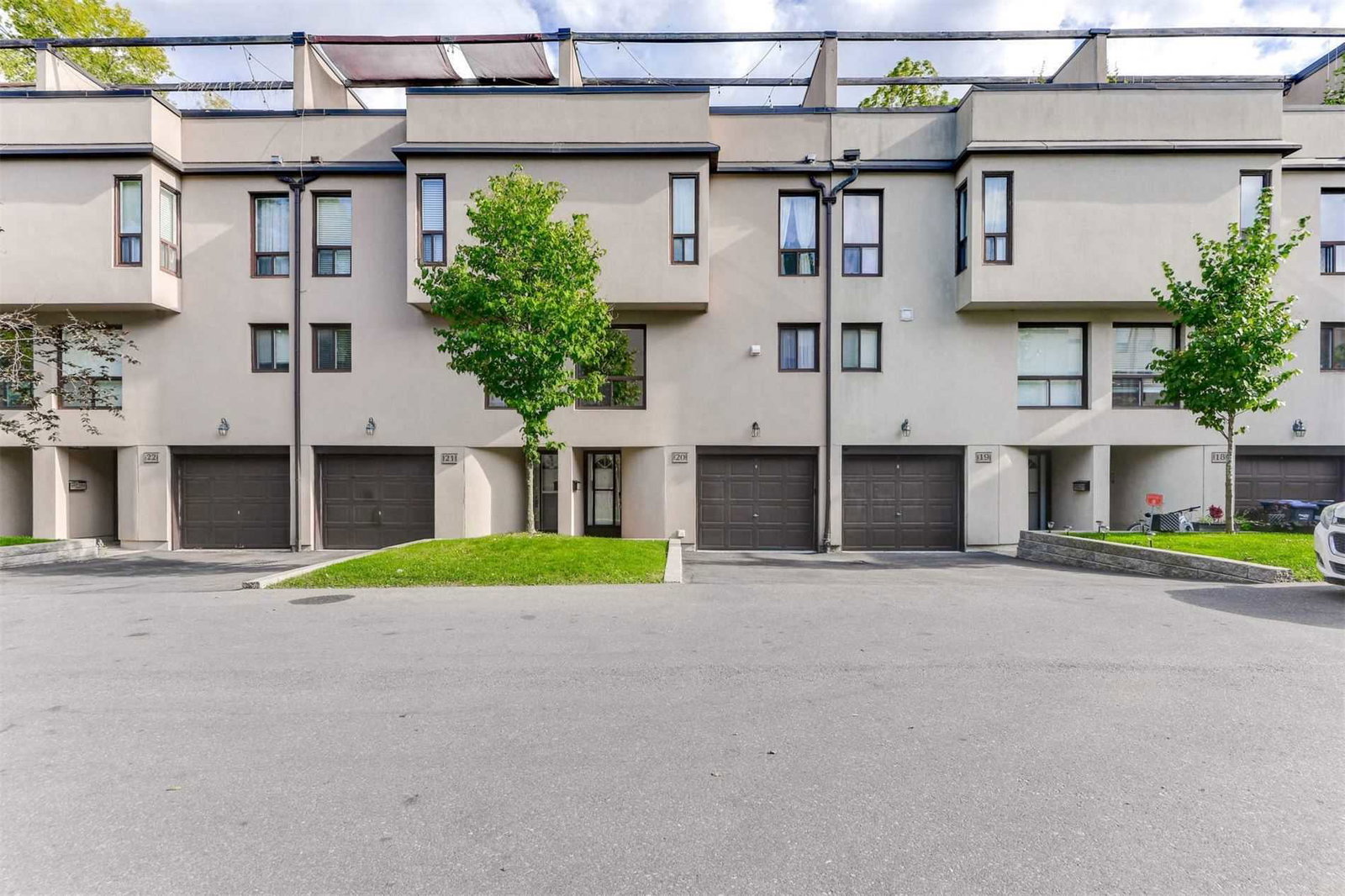24 Reid Townhomes exterior
