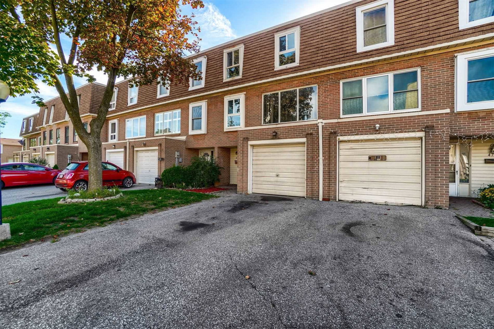 23 Craigleigh Townhomes exterior