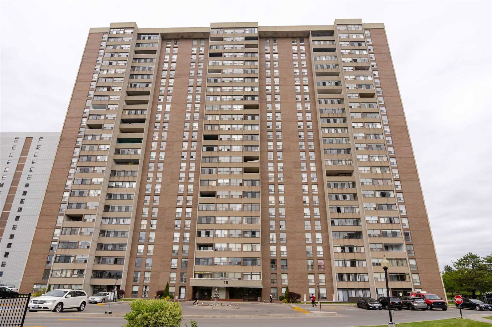 Bruce Towers Condos exterior