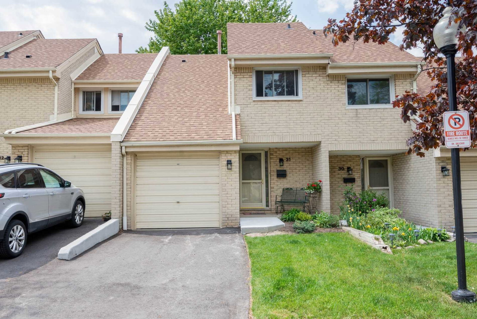 4171 Glen Erin Drive Townhomes condo building exterior