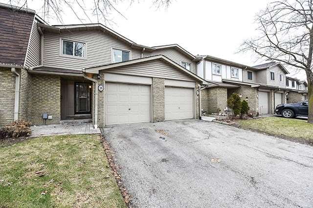 Greenwich Circle Townhomes exterior