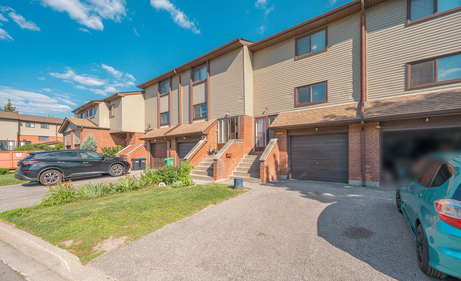 1-105 Carleton Place exterior