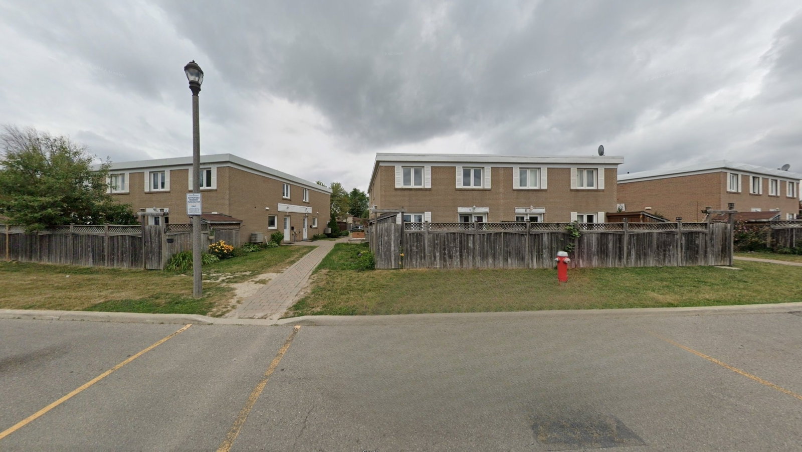 1-41 Townhouse Crescent condo building exterior