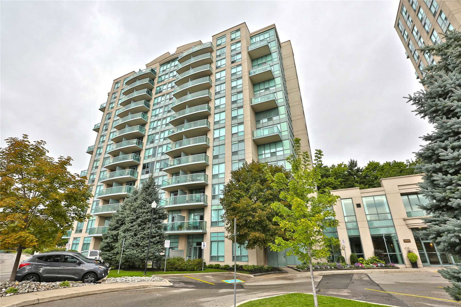Parkway Place Condos exterior