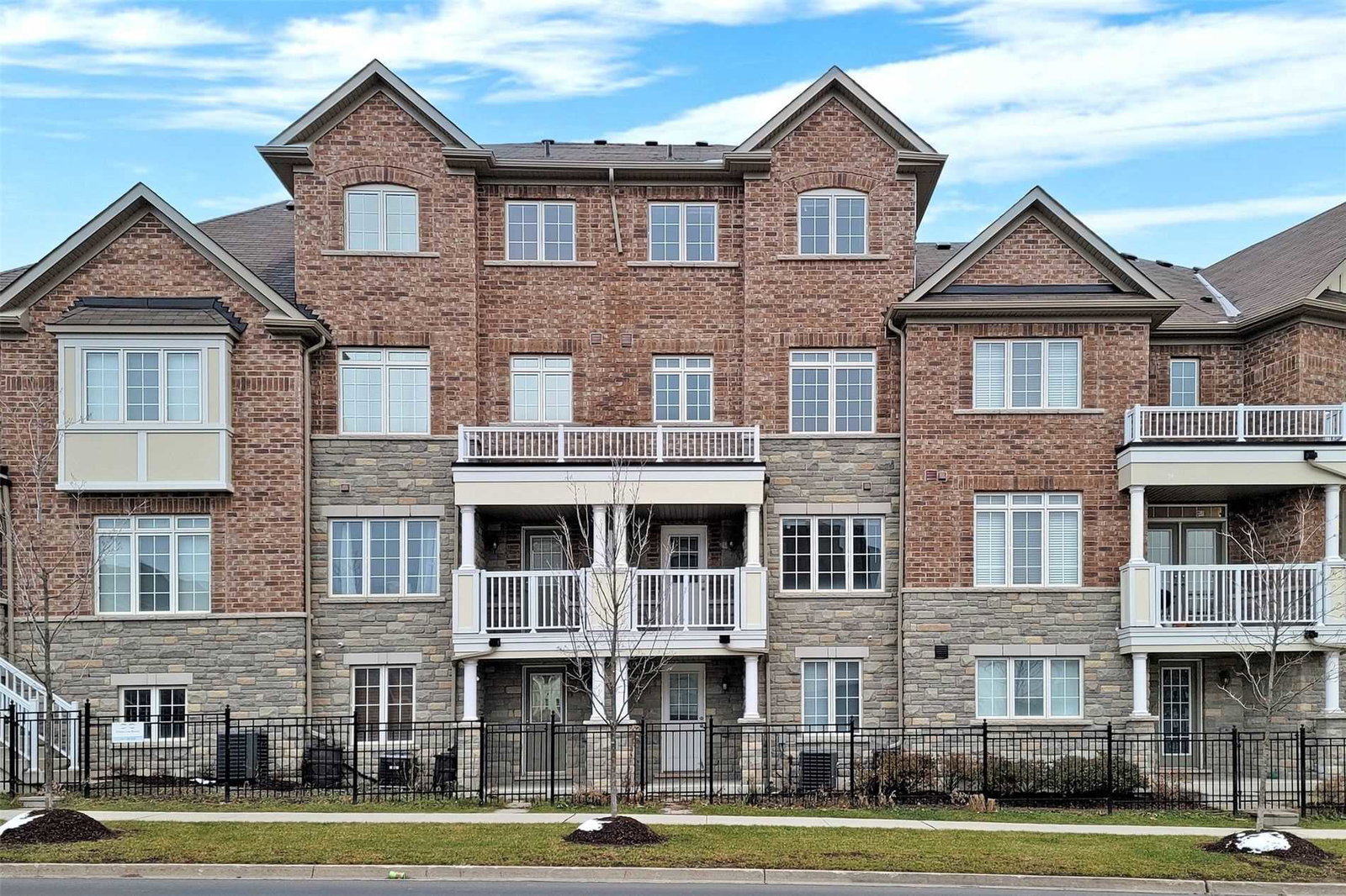 Markham Meadows Townhomes condo