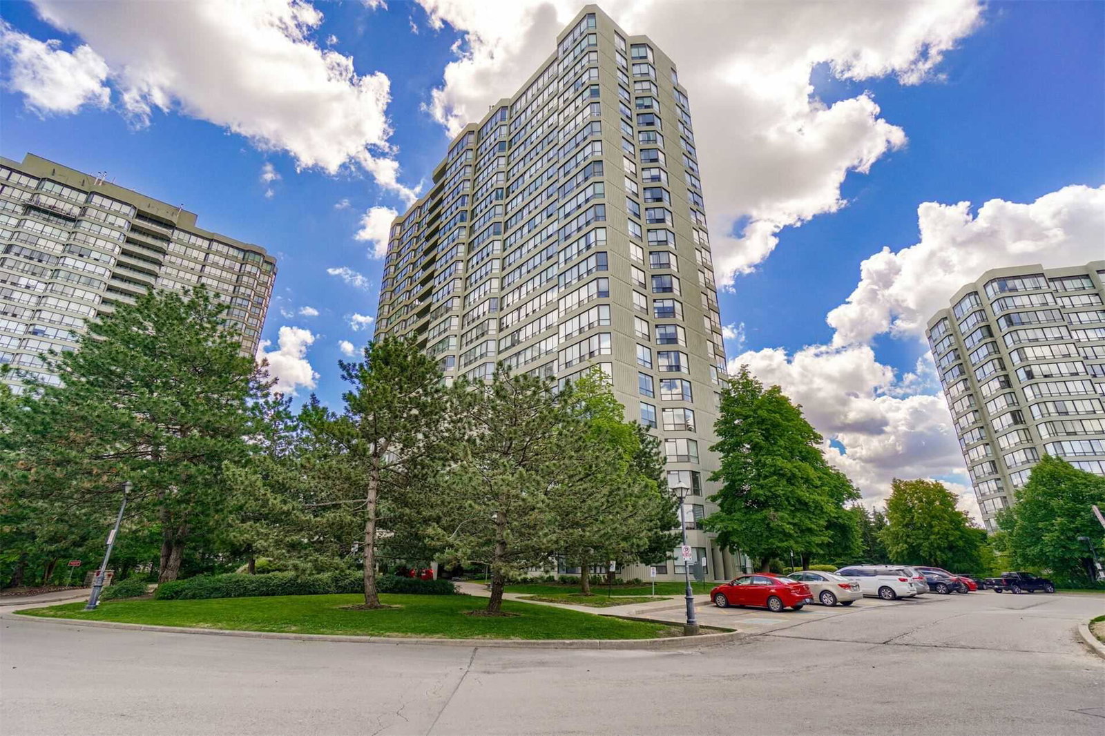 Bellair Condominiums exterior