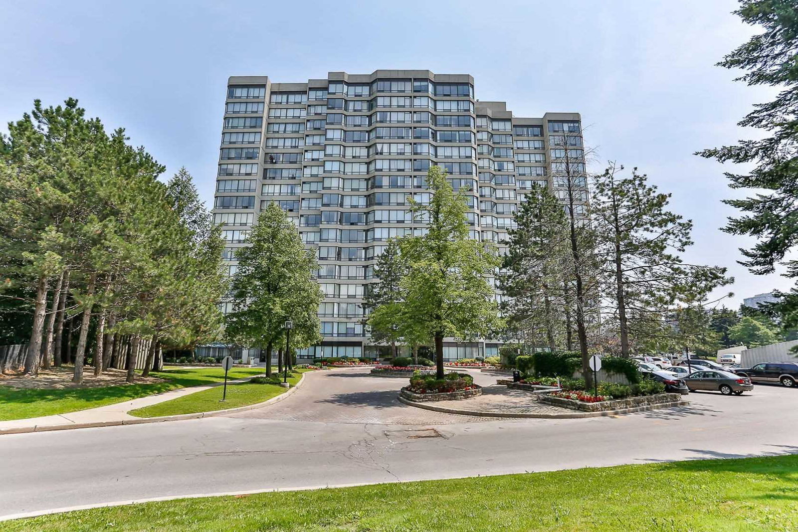 The Sierra Condos exterior