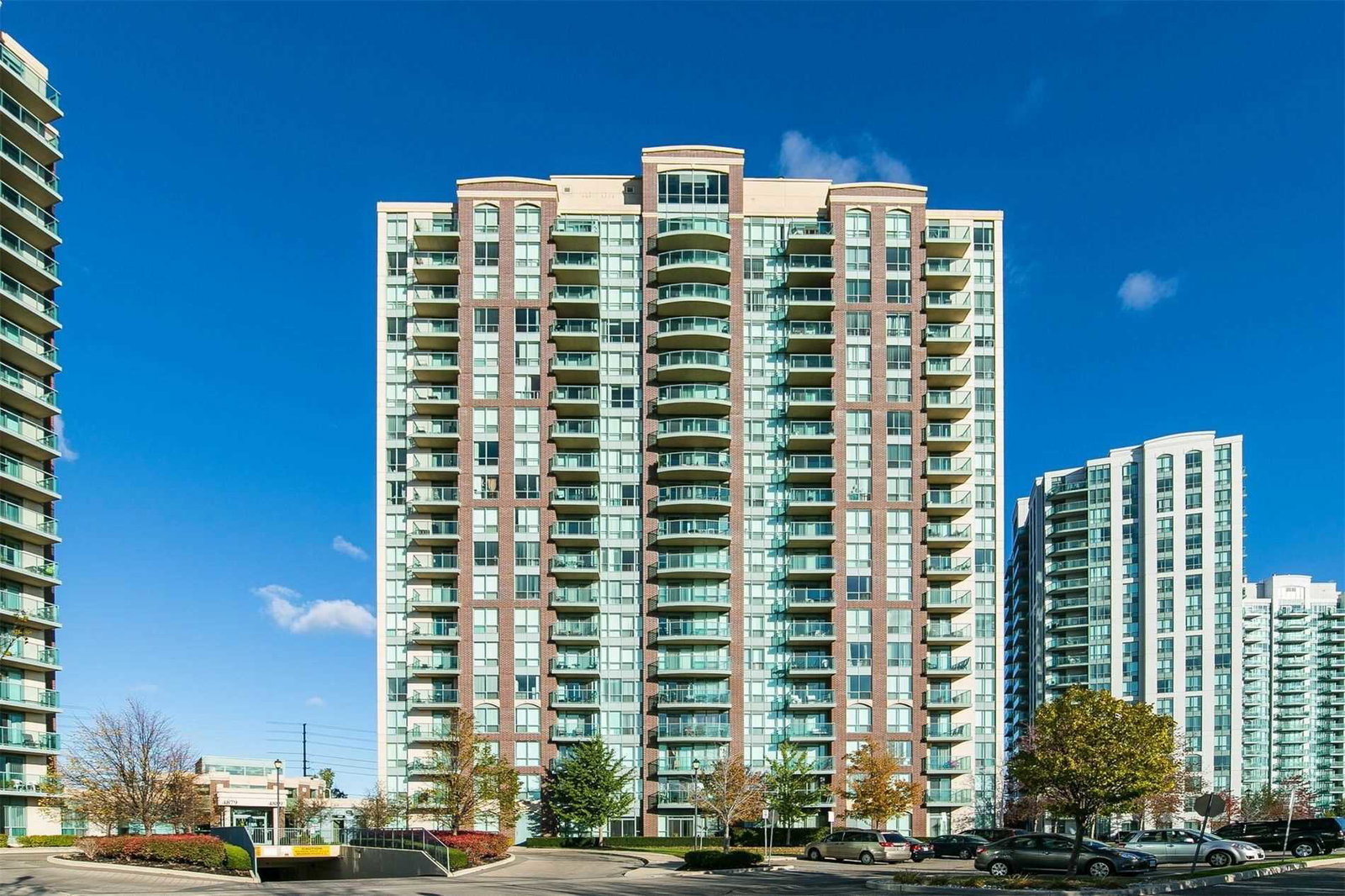 Papillon Place II Condos exterior