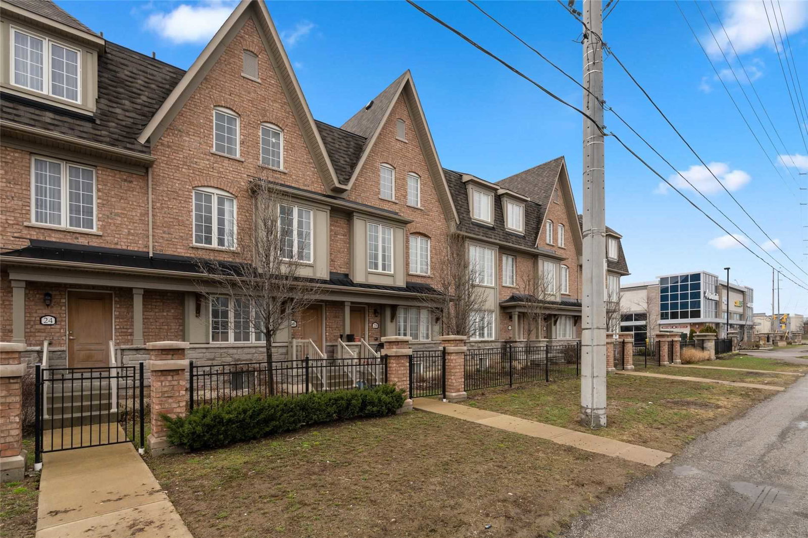 Evermore Townhomes condo building exterior