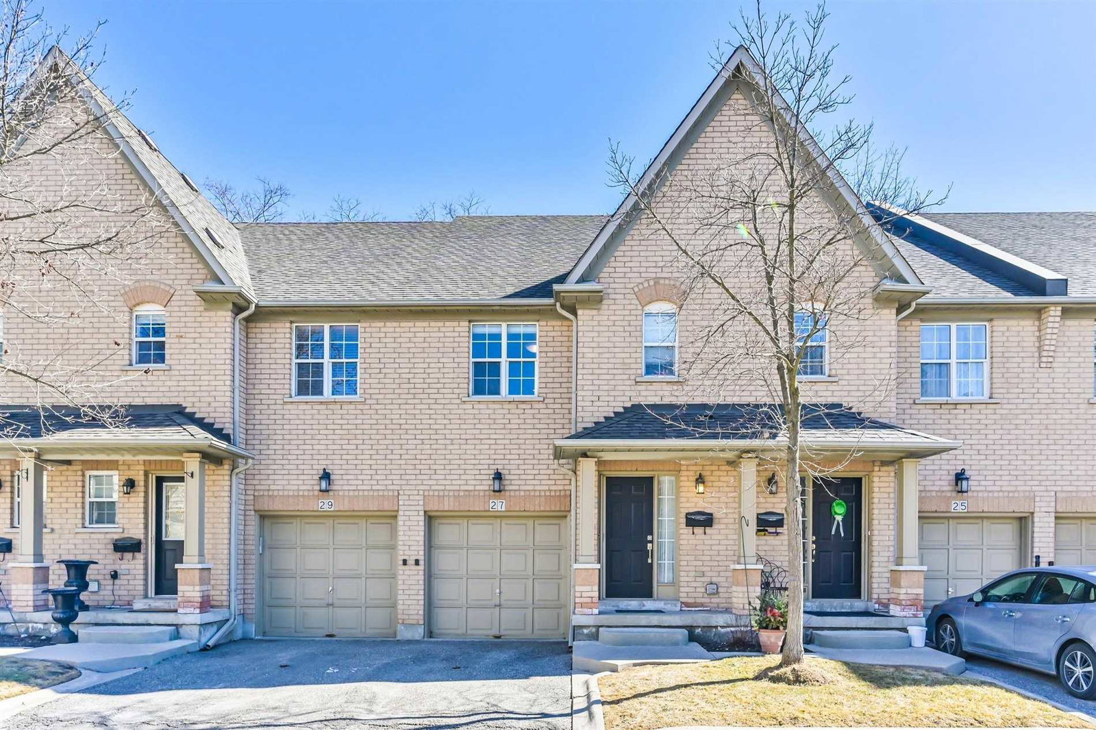 8305 McLaughlin Road Townhomes exterior