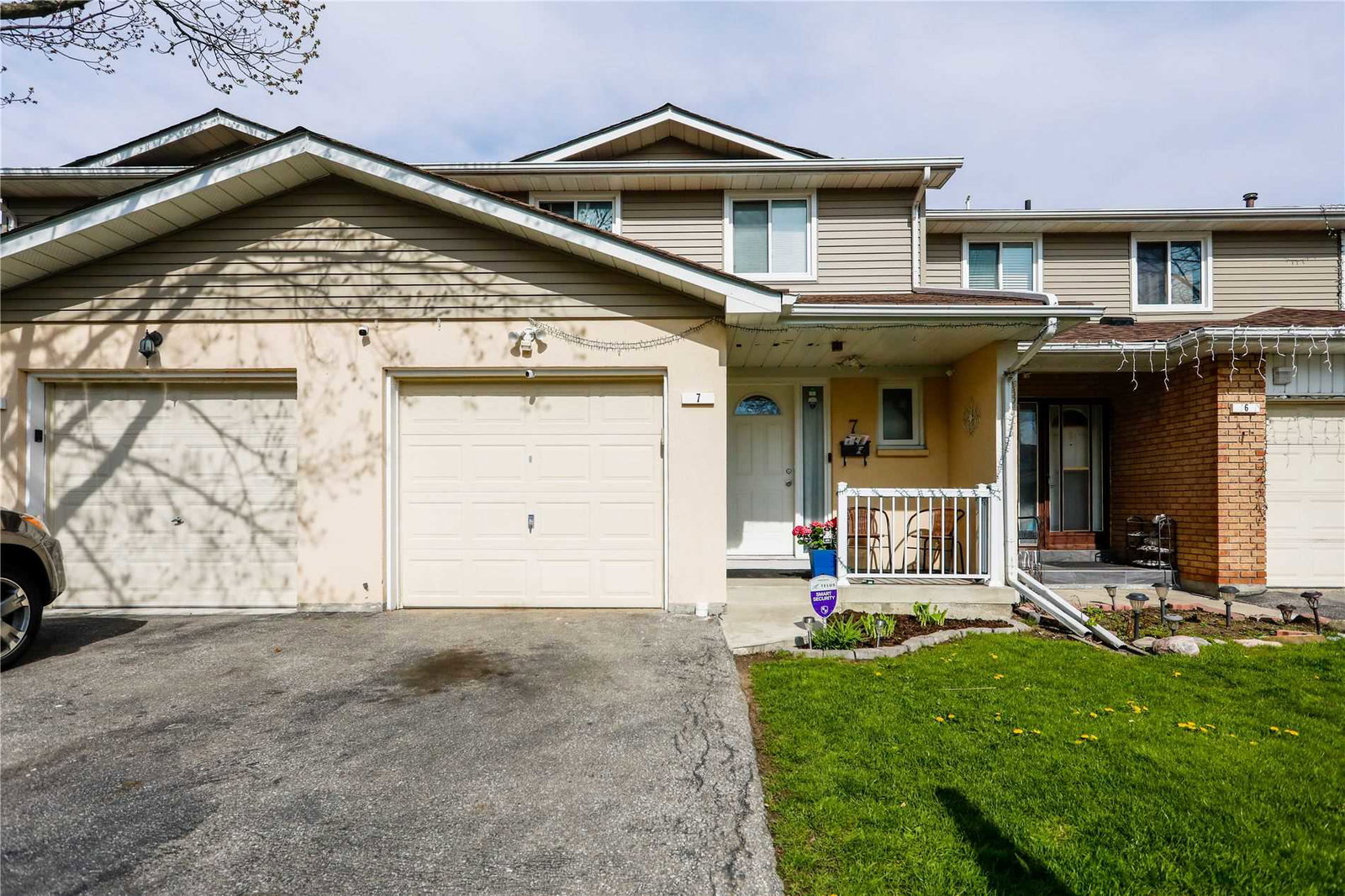 21 Carisbrooke Court Townhomes condo