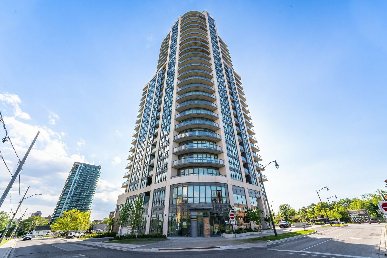 Symphony Condos exterior