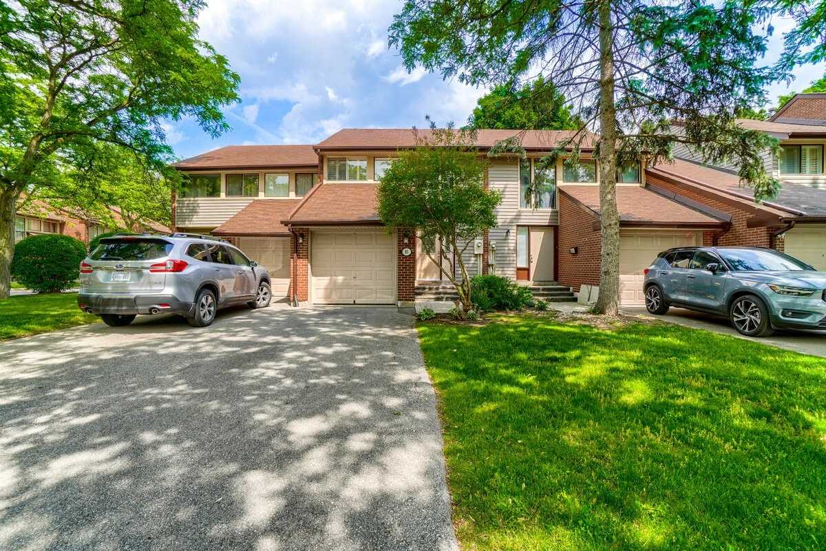 2881 Windwood Drive Townhomes exterior