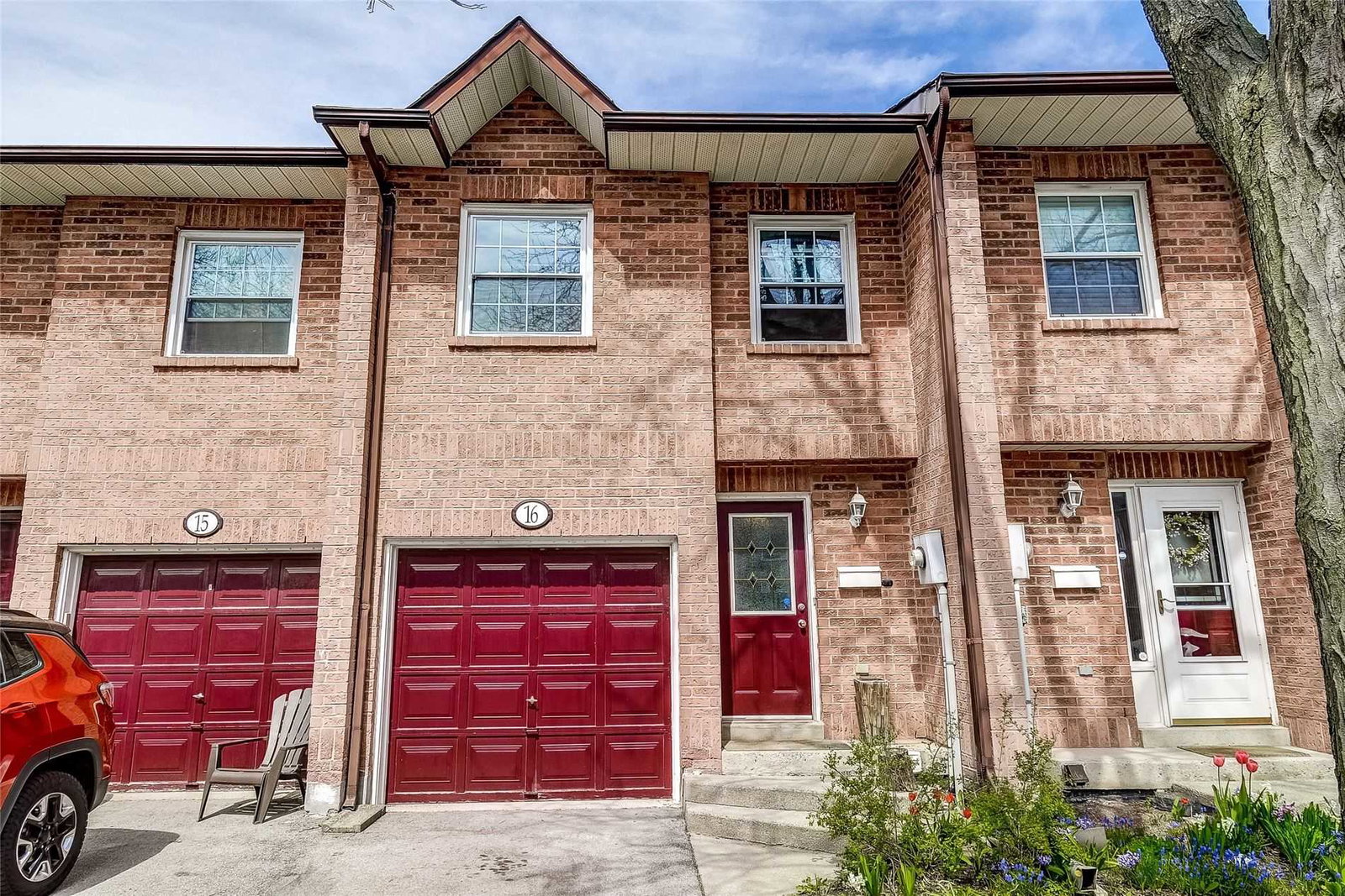 2004 & 2206 Glenada Crescent Townhomes condo