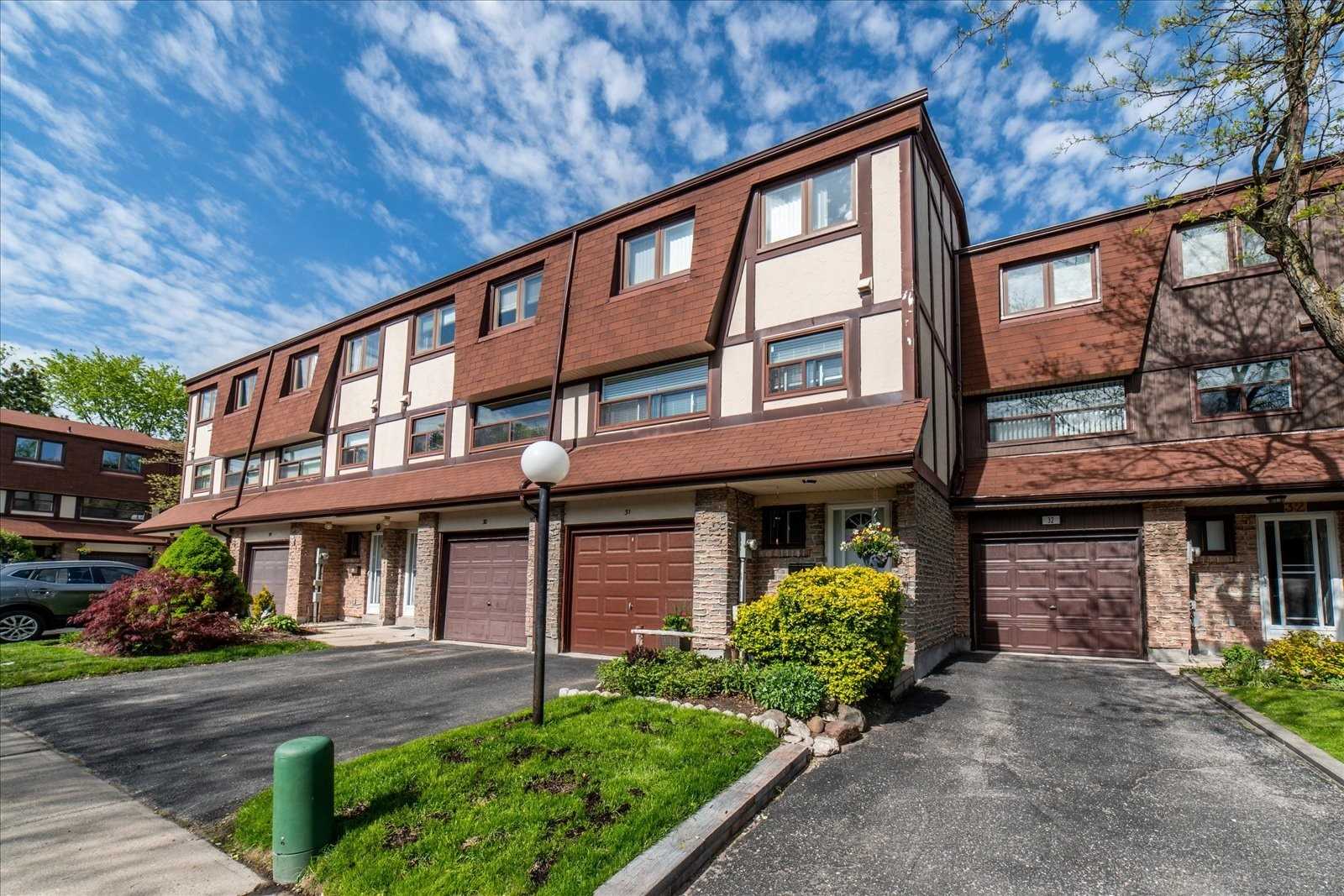 1975 Memory Lane Townhomes exterior