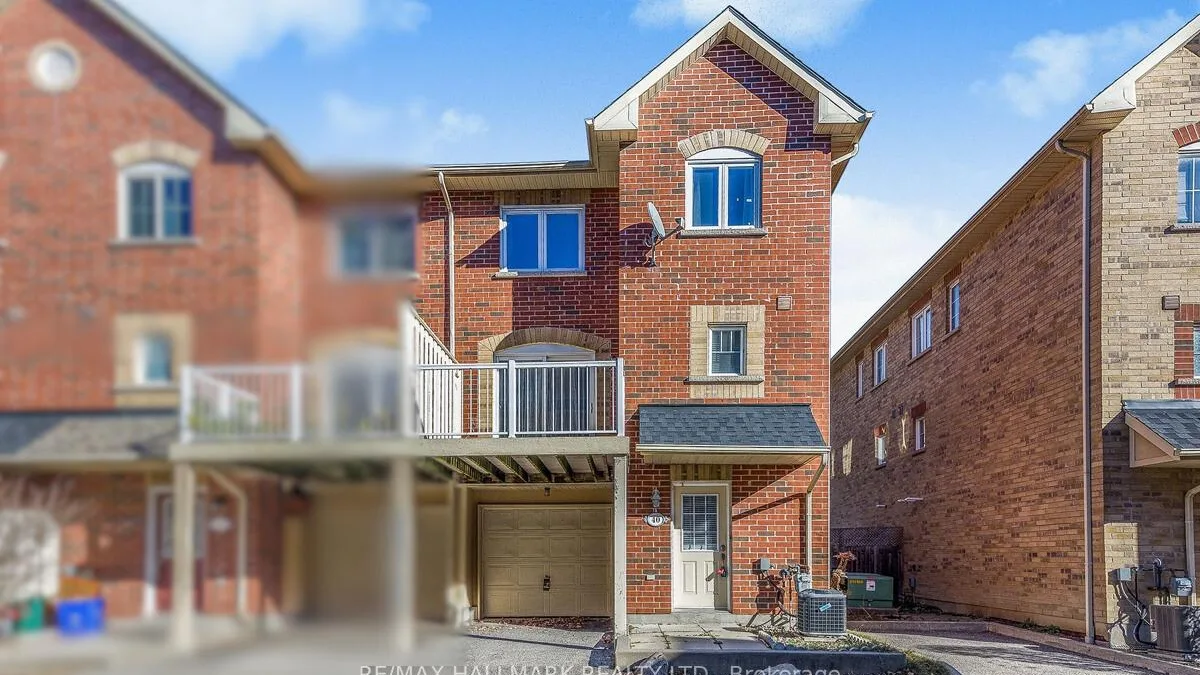 Serenade Townhomes exterior