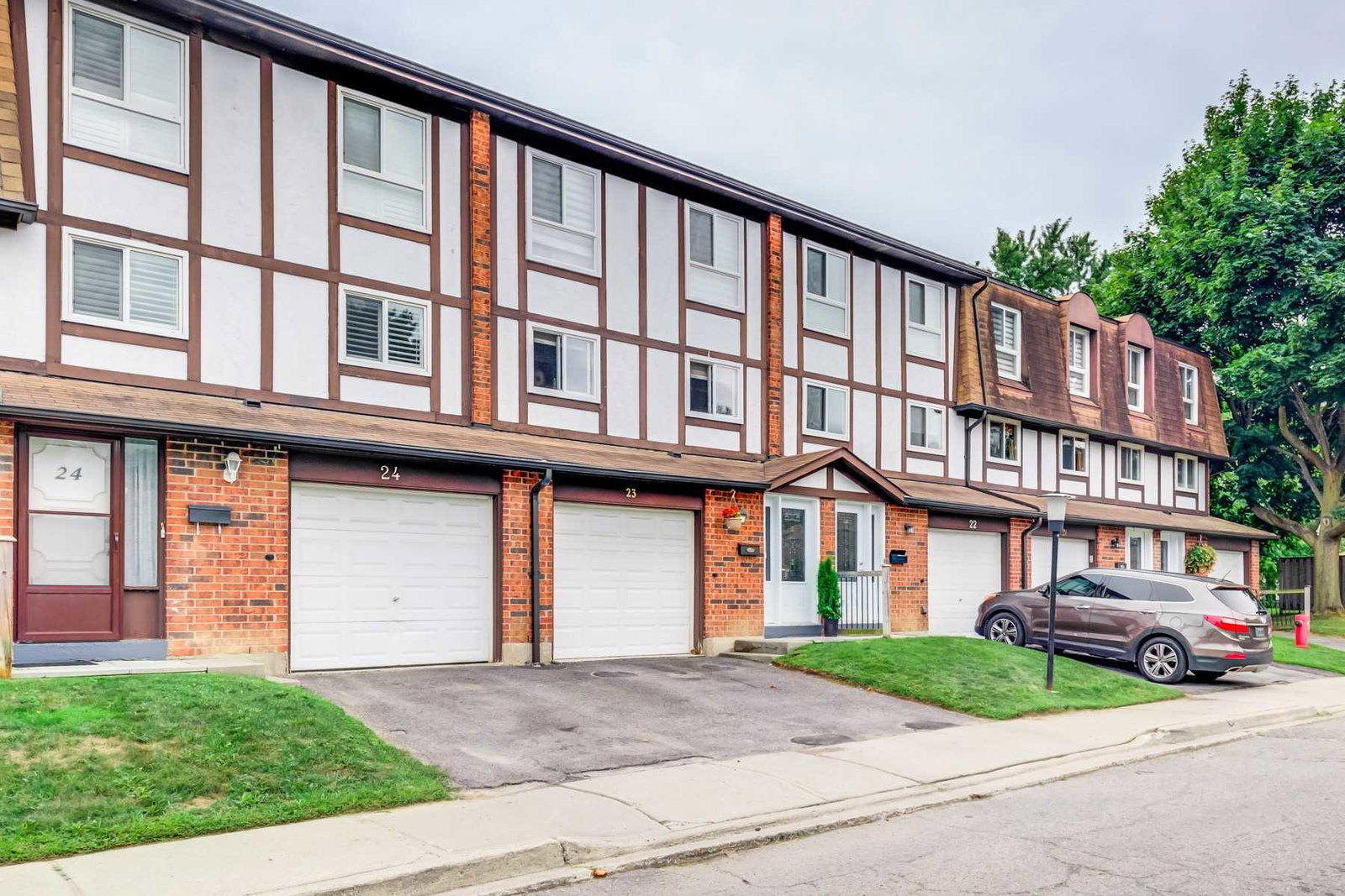 1980 Rosefield Townhomes exterior