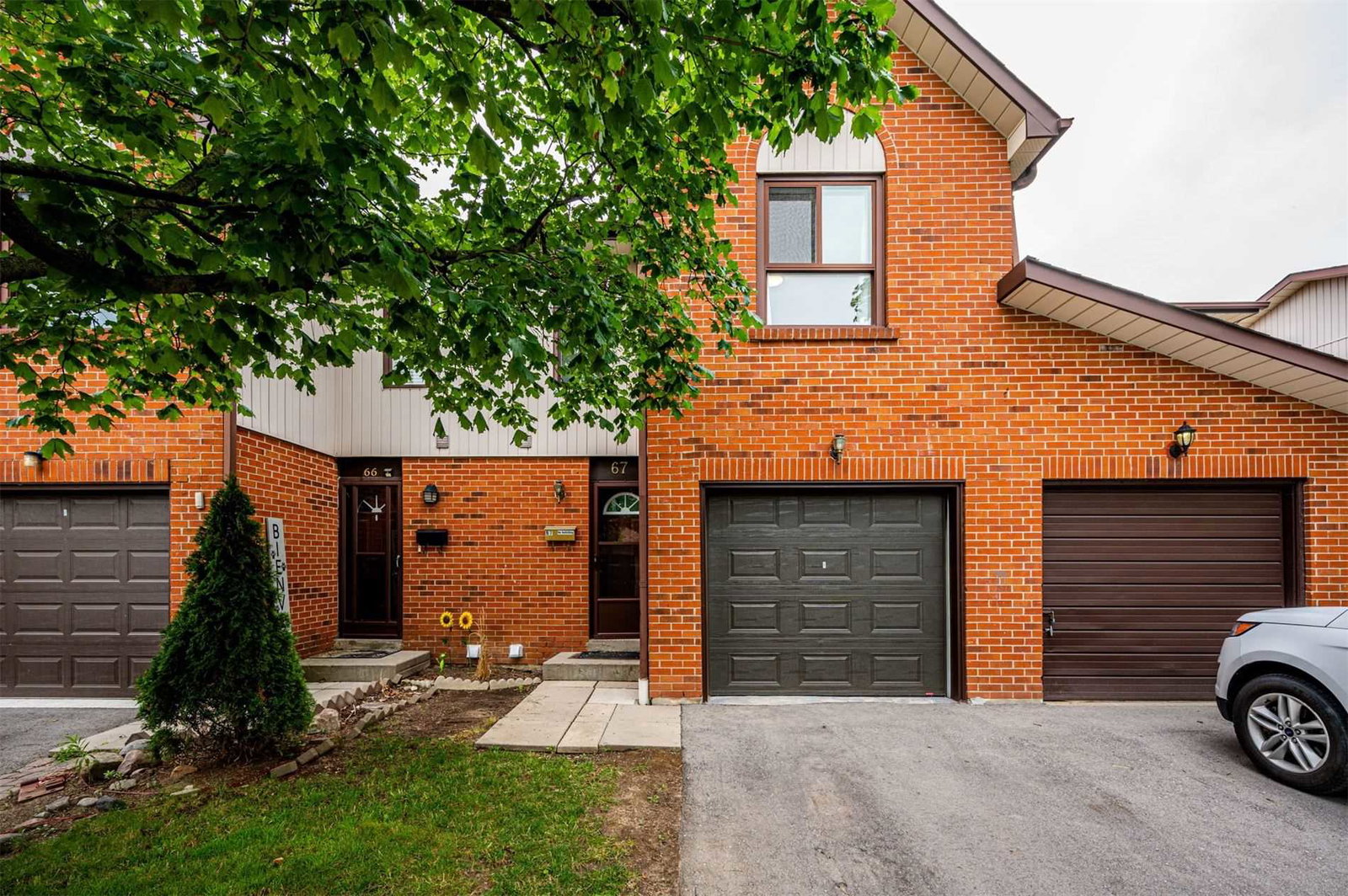 Dawson Crescent Townhomes exterior
