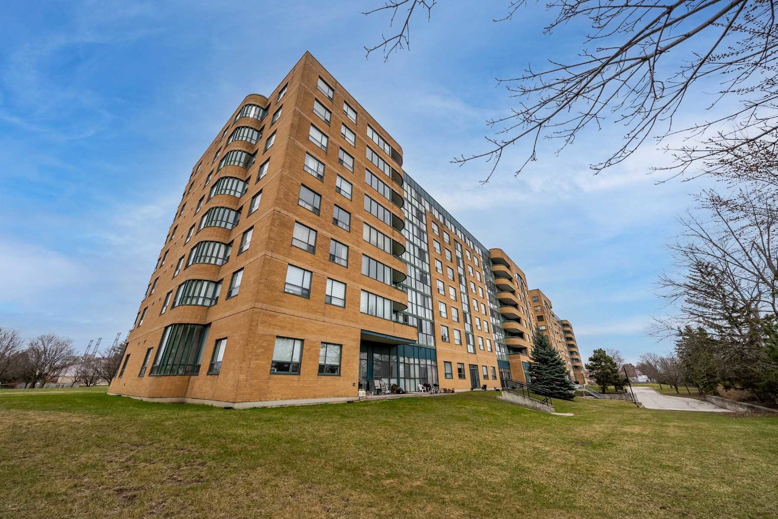 Emerald Point Condos exterior