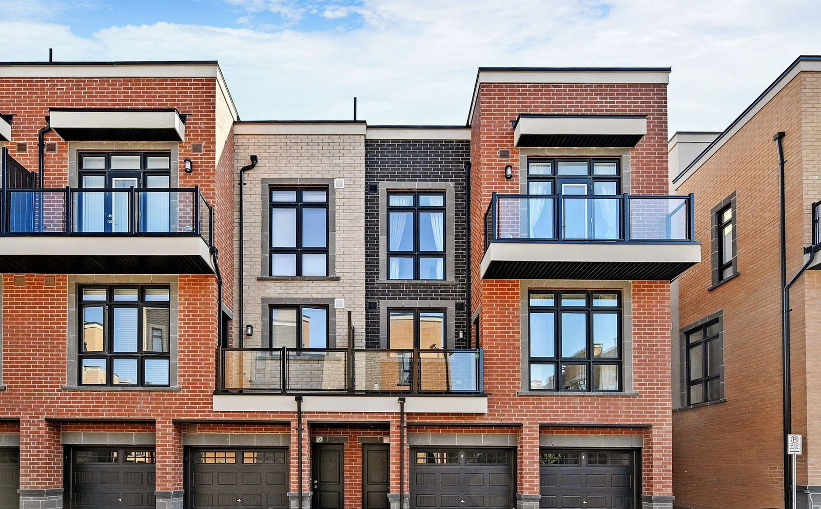 9 Phelps Lane Crescent exterior