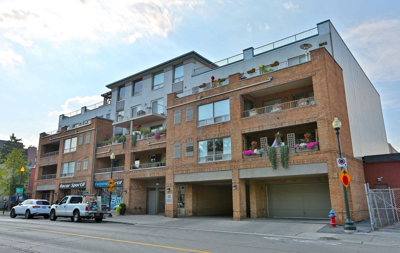 Robinson Terrace Condos condo building exterior