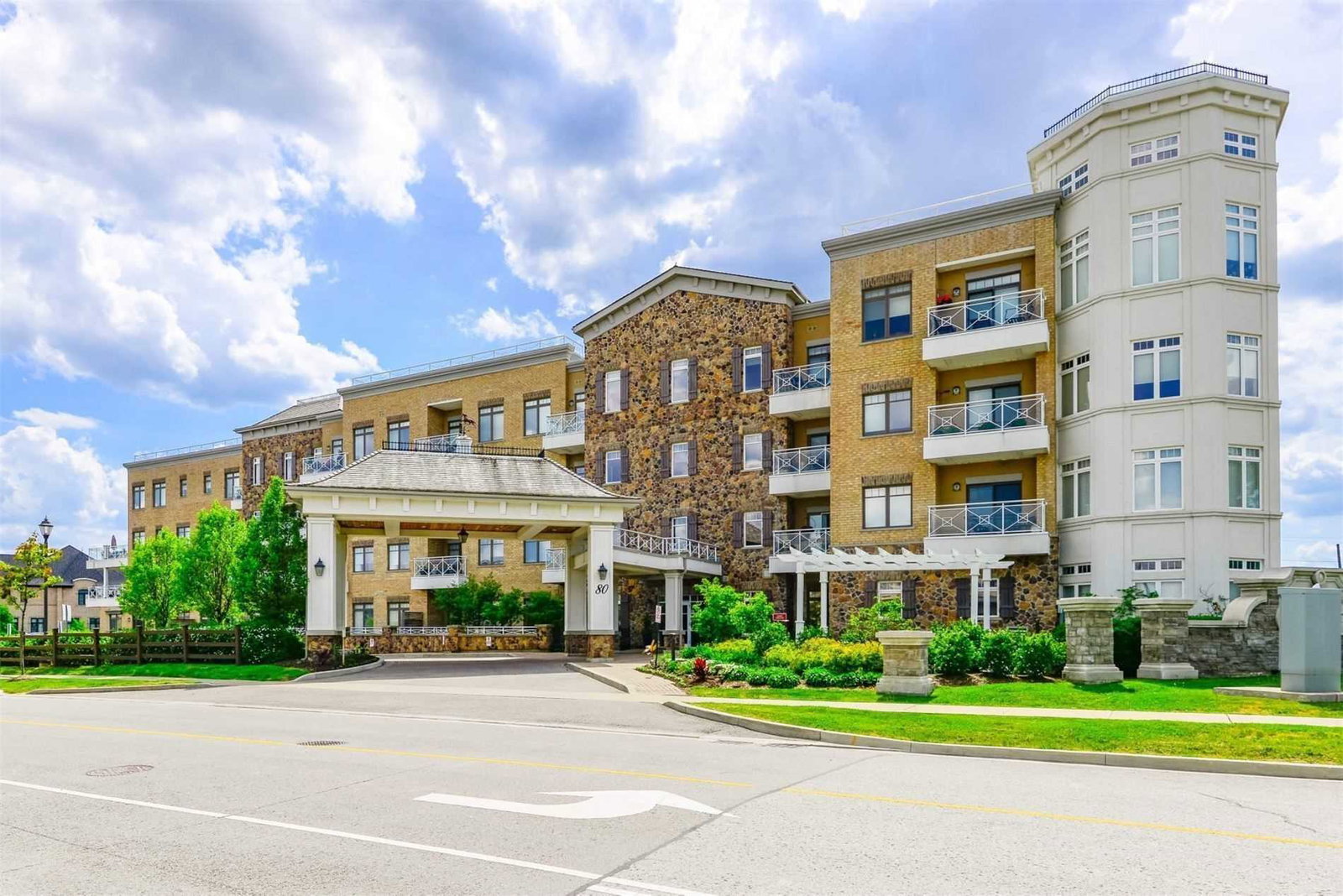The Residences of Spring Hill exterior